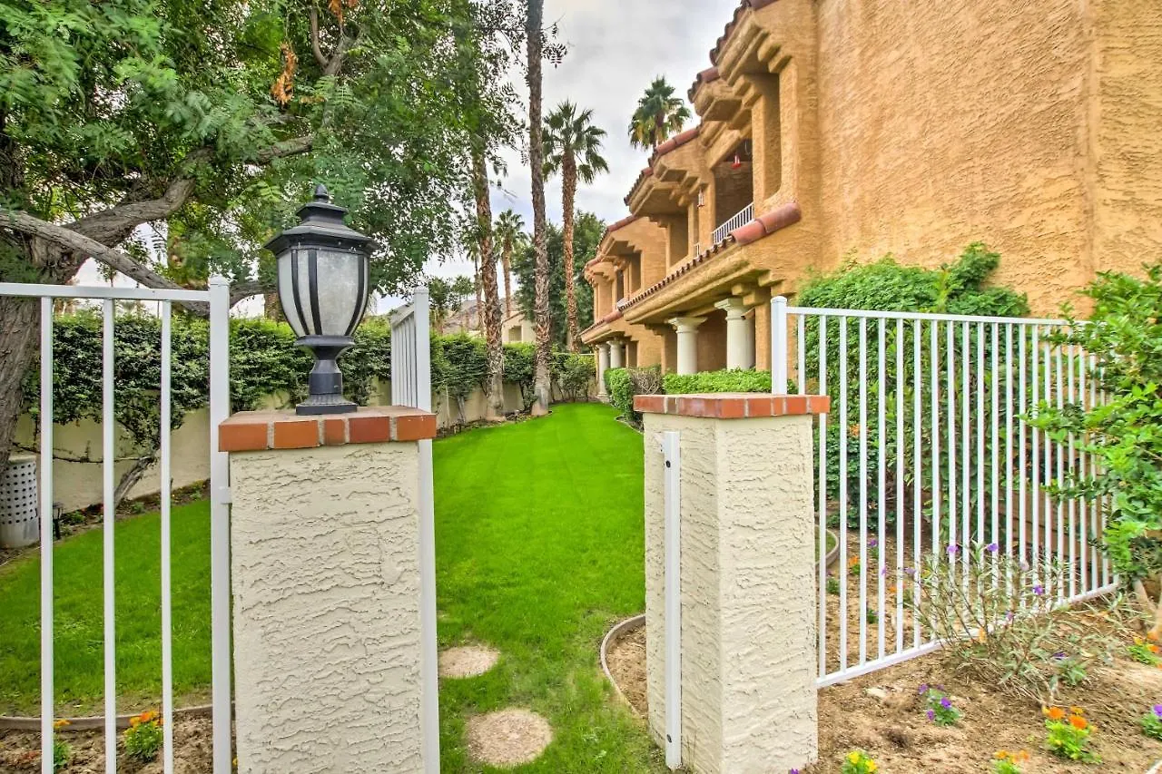 Modern Palm Springs Condo With Pool, Hot Tub Access!
